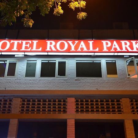 Hotel Royal Park 22 Chandigarh Ngoại thất bức ảnh